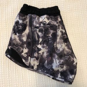 Lululemon Hotty Hot shorts